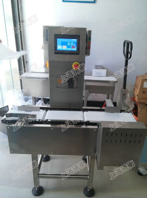 高精度稱重剔除機,自動稱重機多少錢一臺